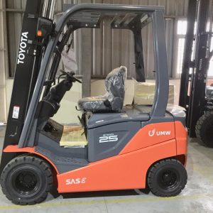 xe nang dien 2.5 tan
