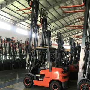 xe nâng dầu toyota